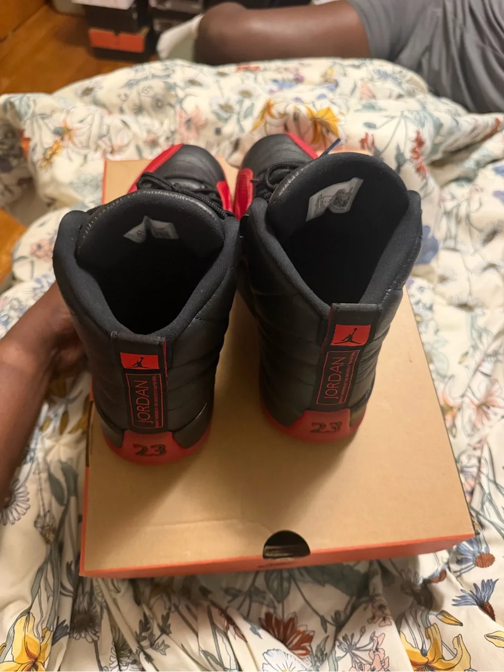 Jordan 12’s Black and Red 8.5 in men only worn once great condition